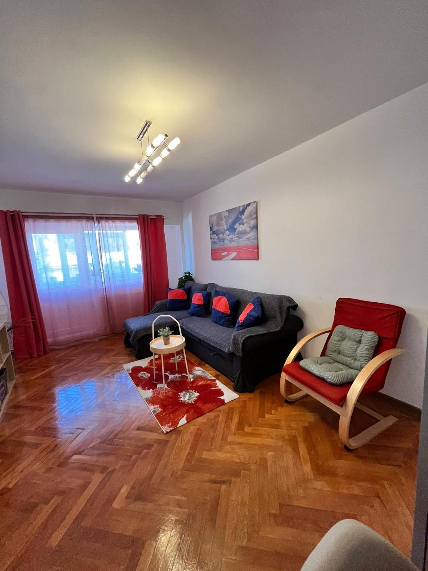 Picadilly Apartment Ploiesti Luaran gambar